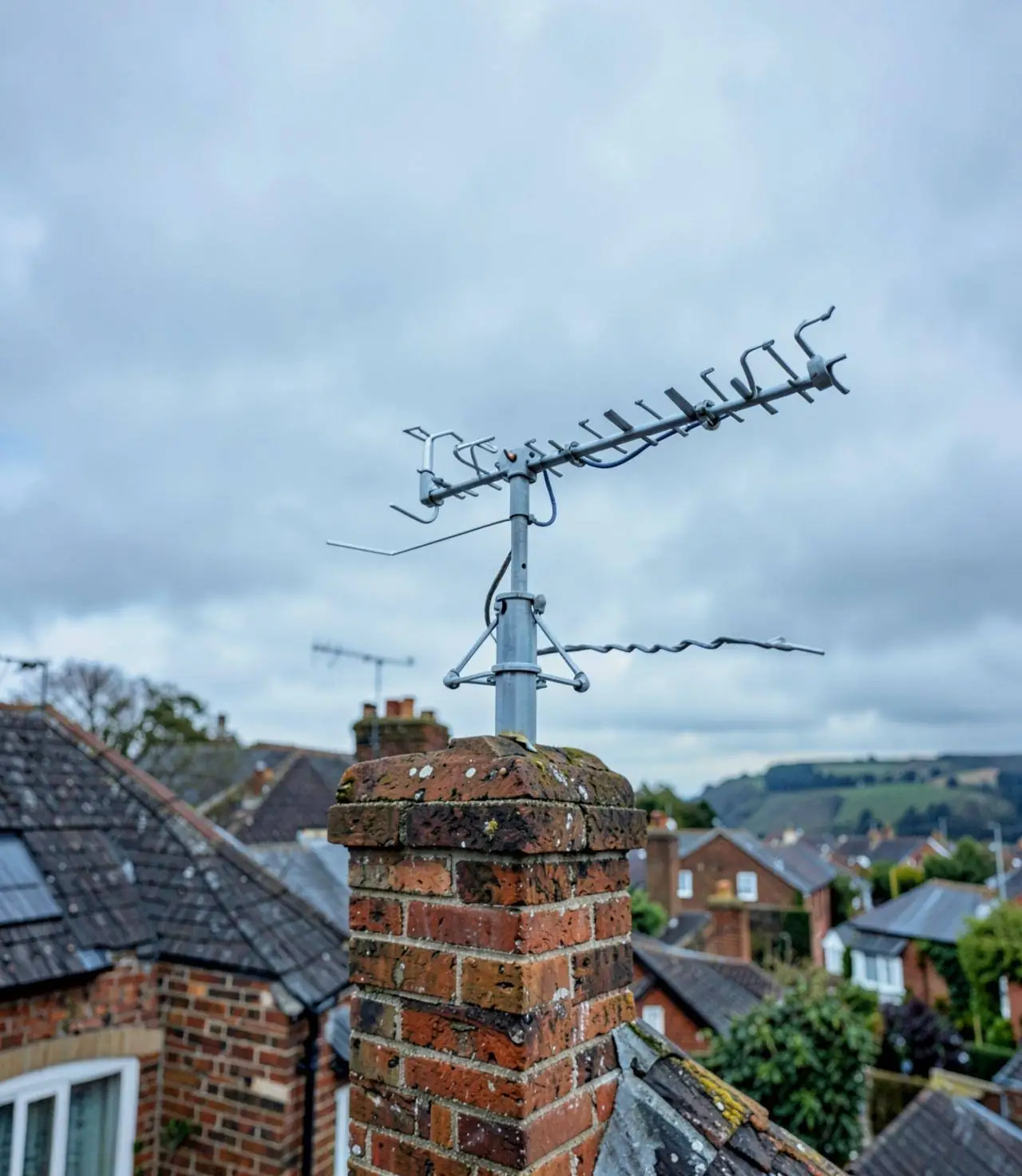 High-gain digital TV aerial installed on a Reading rooftop by Reading Digital